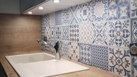 Selain itu, pemilik bisa bikin tampilan dapur unik kalau memadukan berbagai motif acak. Desain keramik seperti itu membuat dapur tampak lebih berkarakter. Foto: you.fr