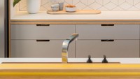 Desain keramik belah ketupat berwarna putih bisa jadi pilihan yang cocok kalau mau elemen tradisional dengan sentuhan modern. Bentuk geometrinya memberikan kesan anggun pada dinding. Foto: Jonathan van der Knaap/completehome.com