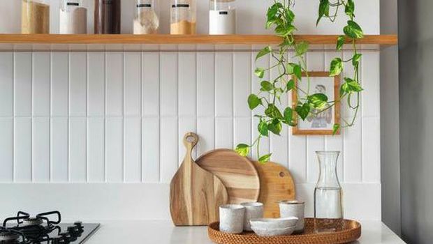 Motif Keramik Dapur Motif Putih Vertikal.