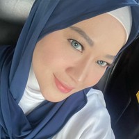 Melansir Detikhot, Okie sendiri mengaku jika dirinya juga sudah mendapat talak dari suaminya sekitar satu bulan yang lalu. Talak tersebut dijatuhkan tanpa alasan yang jelas. Foto: Instagram/@okieagustina_