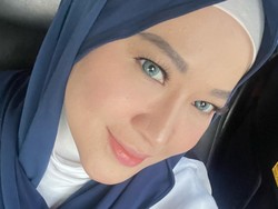 8 Foto Terbaru Okie Agustina yang Ngaku Sudah Ditalak Cerai Gunawan Dwi Cahyo