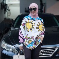 Kabar keretakan rumah tangga Okie Agustina dan pesepakbola Gunawan Dwi Cahyo memang tengah jadi perbincangan hangat. Gunawan diduga telah berselingkuh usai fotonya bersama wanita lain beredar di media sosial. Foto: Instagram/@okieagustina_