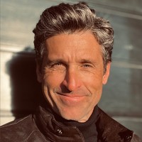 Namun dia mengaku senang. Ayah dua anak ini mengatakan predikat yang disematkan padanya sedikit meninggikan egonya. Foto: Instagram/@people @patrickdempsey