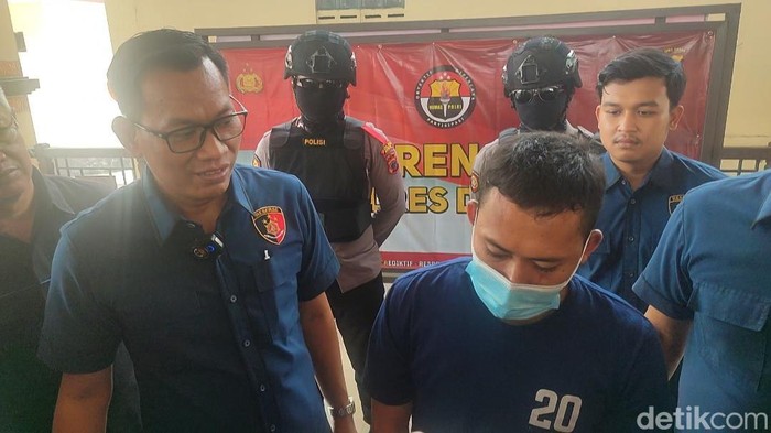 Pelaku begal payudara mahasiswi di Demak di Polres Demak, Kamis (9/11/2023)