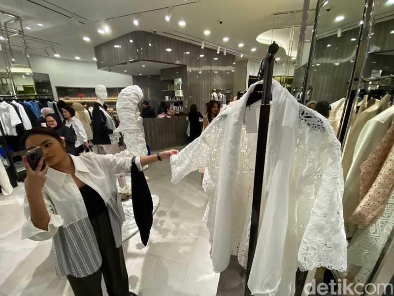 Peluncuran Koleksi Studio Tui di Masari Senayan City Peluncuran Koleksi Studio Tui di Masari Senayan City