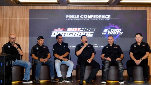 Pembicara (ki-ka) Ketua Panitia Suhendro, Race Director Joel M, Ketua IMI Banten Tubagus Roy, Ketua Umum IMI Dr. H. Bambang Soesatyo, Director HOGERS Indonesia Yudi Djadja, Director Commercial, Convention & Exhibition Agung Sedayu Group Ryan Adrian