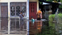 Banjir tersebut mengakibatkan ratusan rumah warga dan puluhan hektar lahan pertanian terendam banjir dengan ketinggian air 30 cm hingga 110 cm.  
