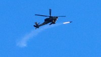 Helikopter Israel melancarkan serangan udara ke wilayah Gaza.  