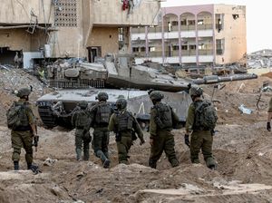 Tegang! Tank-tank Israel Ditempatkan di Depan RS Terbesar Gaza
