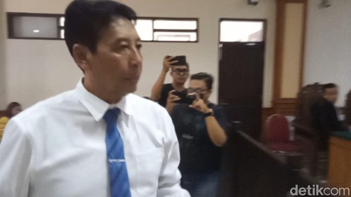 Eks Rektor Unud I Nyoman Gede Antara menjalani sidang di PN Tipikor Denpasar, Kamis (9/11/2023).