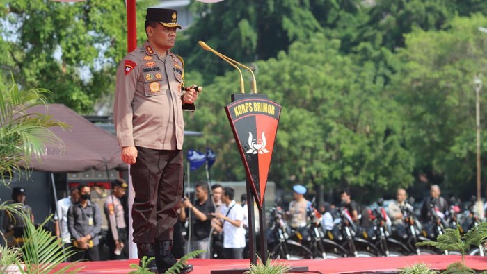 Kapolda Jateng, Irjen Ahmad Luthfi, saat memimpin apel gelar pasukan di Alun-alun Utara Kota Solo, Kamis (9/11/2023).