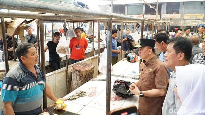 Pj Gubernur Sumsel tinjau Pasar KM 5 Palembang.