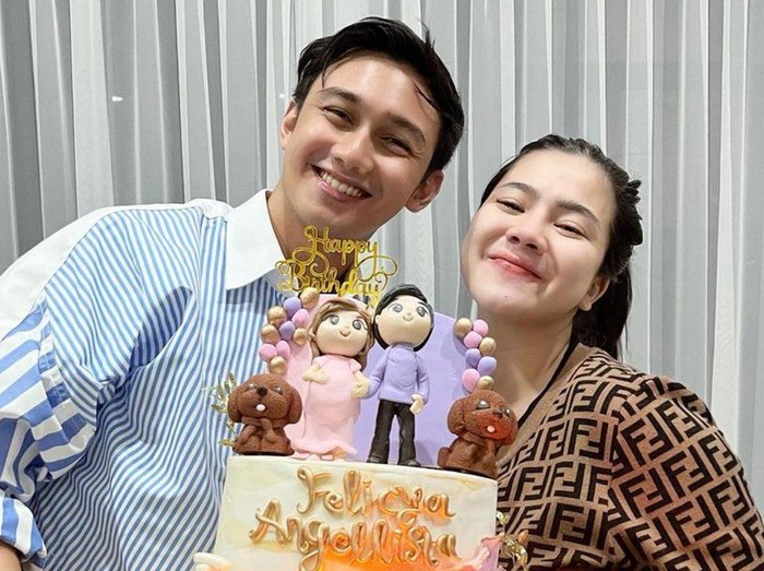 Romantisnya Felicya Angelista dan Caesar Hito Saat Makan Berdua