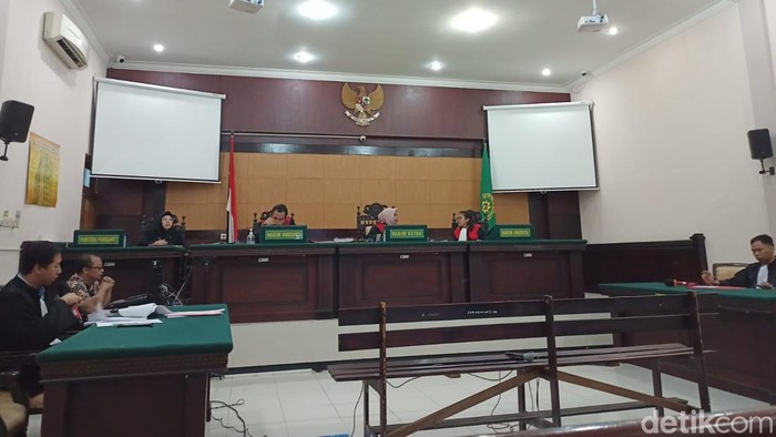 sidang cewek open bo mojokerto