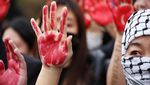 Tangan Berdarah Bela Palestina Muncul di Korsel