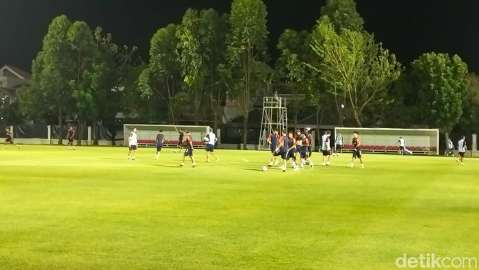 Suasana latihan Timnas Spanyol U-17 di Lapangan Banyuanyar, Kota Solo, Kamis (9/11/2023).