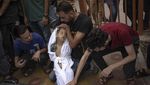 Tangis Pilu Orang Tua di Gaza Lihat Anaknya Jadi Korban Serangan Israel