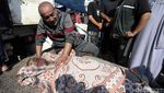 Tangis Pilu Orang Tua di Gaza Lihat Anaknya Jadi Korban Serangan Israel