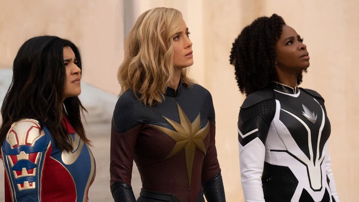 (L-R): Iman Vellani as Ms. Marvel/Kamala Khan, Brie Larson as Captain Marvel/Carol Danvers, and Teyonah Parris as Captain Monica Rambeau in Marvel Studios THE MARVELS. Photo by Laura Radford. © 2023 MARVEL.