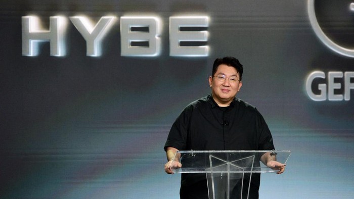 SANTA MONICA, CALIFORNIA - AUGUST 28: Bang Si-Hyuk, Chairman of HYBE speak onstage as HYBE x Geffen Records Announce Contestants for Forthcoming Global Girl Group on August 28, 2023 in Santa Monica, California.   Vivien Killilea/Getty Images for HYBE x Geffen Records/AFP (Photo by Vivien Killilea / GETTY IMAGES NORTH AMERICA / Getty Images via AFP)