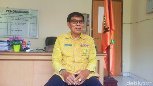 Ketua DPC LVRI Kabupaten Karangasem I Made Oka saat ditemui di kantornya di Jalan Diponegoro, Karangasem Kamis (9/11/2023) (foto: I Wayan Selamat Juniasa)