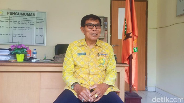 Ketua DPC LVRI Kabupaten Karangasem I Made Oka saat ditemui di kantornya di Jalan Diponegoro, Karangasem Kamis (9/11/2023) (foto: I Wayan Selamat Juniasa)