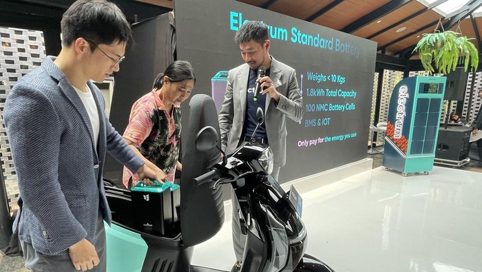 Merek motor listrik lokal Electrum, resmi meluncurkan model terbarunya Electrum H5. Keseluruhan ekosistem motor listrik diklaim karya desainer lokal.