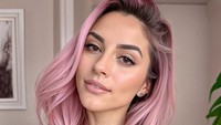 Namun paras cantik itu bukan yang sebenarnya, Aitana Lopez hanya model AI. Foto: Instagram/@fit_aitana