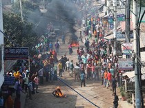 Buruh Garmen Bangladesh Demo Tuntut Upah Naik, Berakhir Rusuh