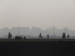 Warga Karachi Pakistan Alami Masalah Kesehatan Imbas Polusi Udara