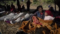 Sabtu, November 2023, Nepal kembali diguncang gempa Magnitudo 5,6. Dilansir AFP, 157 korban tewas ini disebut tercatat di wilayah Jajarkot dan Rukum. Selain itu, sebanyak 199 orang lainnya terluka dalam gempa tersebut. AP Photo/Niranjan Shrestha