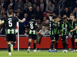 Ajax Vs Brighton: The Seagulls Menang 2-0