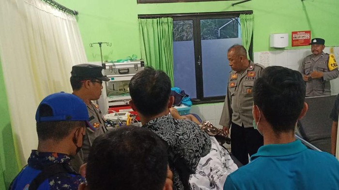 Candra Firmandani (20) asal dari Banyuwangi, Jawa Timur yang tewas tenggelam di Pantai Tulamben saat diperiksa di Puskesmas Kubu 1, Jumat (10/11/2023). (dok. Polres Karangasem)