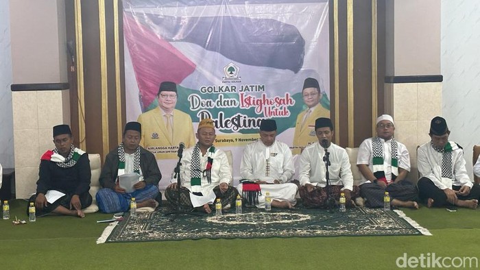 Doa bersama dan istigasah yang digelar Golkar Jatim agar Palestina merdeka.