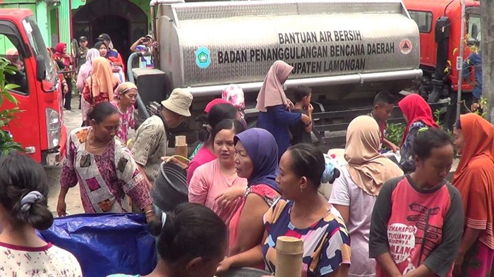 Dropping Air Bersih Masih Terus Dilakukan ke 17 Kecamatan