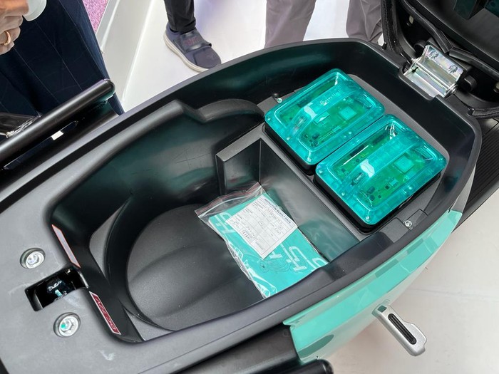 Electrum H5 juga memiliki bagasi yang luas, bisa menampung helm