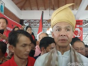 Ganjar ke Relawan soal Situasi Politik: Jangan Menghina, Biarkan Saja