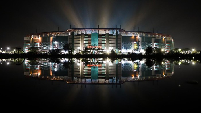 Gelora Bung Tomo Bersinar Meriah Saat Pembukaan Piala Dunia U-17 Suasana pembukaan Piala Dunia U-17 2023 di kompleks Stadion Gelora Bung Tomo, Surabaya, Jawa Timur, Jumat (10/11/2023). ANTARA FOTO/Rizal Hanafi/aww.
