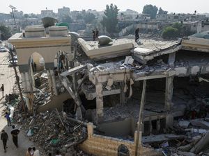 Saat Kumandang Azan Masih Terdengar dari Reruntuhan Masjid Gaza