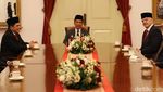 Jokowi Beri Bintang Jasa Pratama ke Presiden FIFA