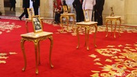 Keenam tokoh itu mendapat gelar pahlawan nasional karena telah berjasa bagi bangsa dan negara.  