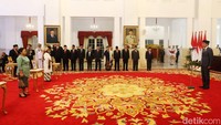 Presiden Jokowi menganugerahkan gelar Pahlawan Nasional kepada enam tokoh dari berbagai daerah Istana Negara, Jakarta, Jumat (10/11/2023).  