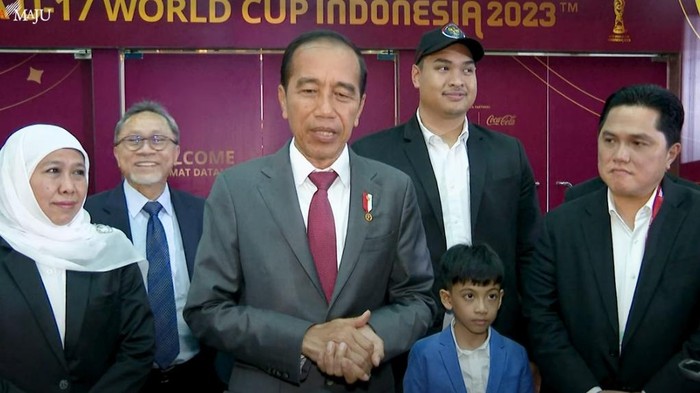 Timnas U-17 Indonesia memperoleh hasil imbang 1-1 saat melawan Timnas U-17 Ekuador dalam laga Piala Dunia U-17. Presiden Joko Widodo (Jokowi) yang menyaksikan langsung laga tersebut memuji Timnas U-17 Indonesia sudah bertanding mati-matian.