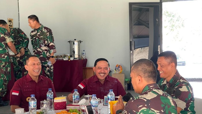 Kepala Kantor Wilayah Kementerian Hukum dan HAM DKI Jakarta (Kakanwil Kemenkumham DKI) Ibnu Chuldun menyambangi Detasemen Mabes TNI (Denma Mabes TNI) di Cilangkap. (Dok Istimewa)