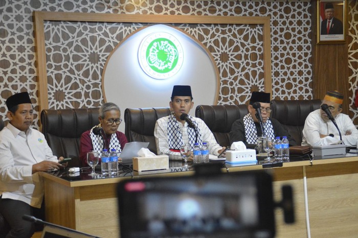 Ketua MUI Bidang Fatwa Prof. Asrorun Niam Sholeh saat membacakan Fatwa Nomor 83 Tahun 2023 Tentang tentang Hukum Dukungan terhadap Palestina, Jumat (10/11/2023).