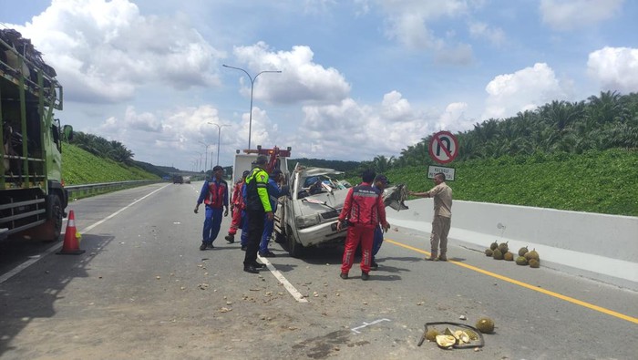 Kondisi mobil usai kecelakaan (Dok Ditlantas Polda Riau)