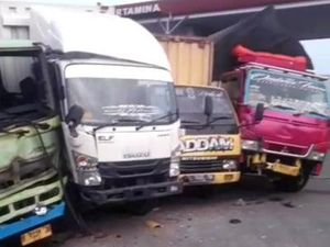 6 Truk Tabrakan Beruntun di Pantura Cirebon, 2 Orang Terluka