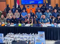 Bea Cukai Tarakan Tangkap 2 WNA Bawa 23 Kg Sabu, Pelaku Sempat Lompat ke Laut