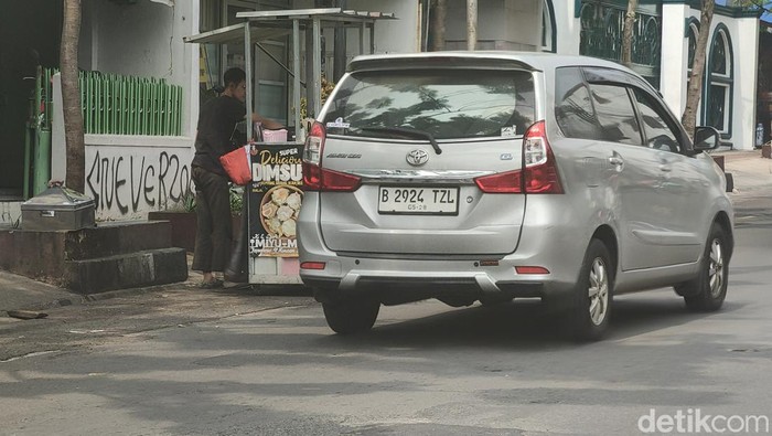 Lubang di Jalan KH Hasyim Ashari Cianjur yang kini sudah diperbaiki