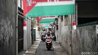 Menurutnya aksi yang digelar hanyalah pemasangan banner saja, jika ada warganya yang ingin berdonasi disarankan untuk menyumbang ke lembaga yang resmi.  